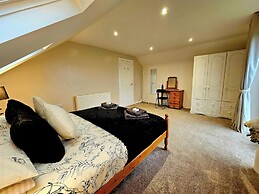 Seaside Bliss Retreat - 5 Bedroom House