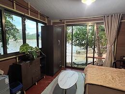 Smiley Bungalows Guesthouse