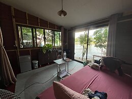 Smiley Bungalows Guesthouse