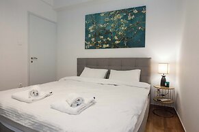 Stylish Renovated 2 Bd Apt in Exarcheia
