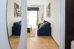 Stylish Renovated 2 Bd Apt in Exarcheia
