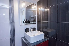 Stylish Renovated 2 Bd Apt in Exarcheia