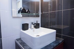 Stylish Renovated 2 Bd Apt in Exarcheia