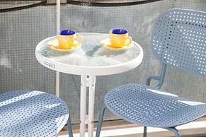 Stylish Renovated 2 Bd Apt in Exarcheia