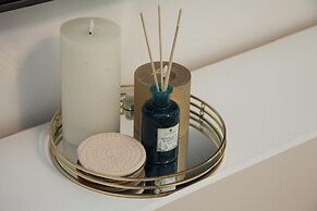 Stylish Renovated 2 Bd Apt in Exarcheia