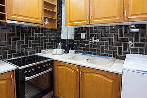 Stylish Renovated 2 Bd Apt in Exarcheia