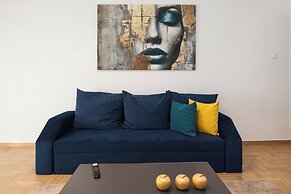 Stylish Renovated 2 Bd Apt in Exarcheia