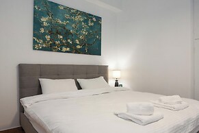Stylish Renovated 2 Bd Apt in Exarcheia