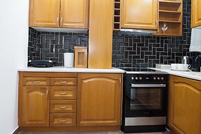 Stylish Renovated 2 Bd Apt in Exarcheia