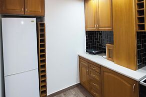 Stylish Renovated 2 Bd Apt in Exarcheia