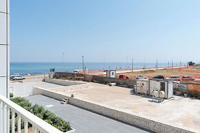 Lolita's Beachfront Loft