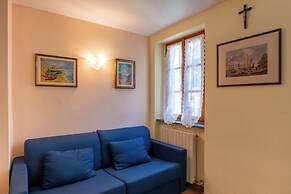 Suite Carla Cozy Apartment in Petrasanta Center