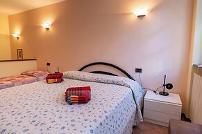 Suite Carla Cozy Apartment in Petrasanta Center