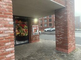 Birmingham - Cozy 2 Bed Apartment - Sleeps 4