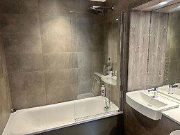 Birmingham - Cozy 2 Bed Apartment - Sleeps 4