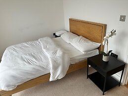 Birmingham - Cozy 2 Bed Apartment - Sleeps 4