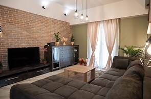 Aurora Breeze Trikala Town