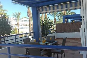 2 Bed Apt - Close To Beach - Pool - Balcony