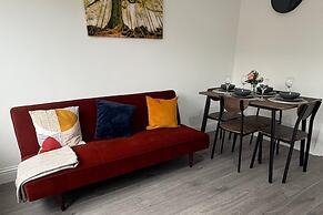 Central Chelmsford 2-bed Apt, 5 Mins to Station