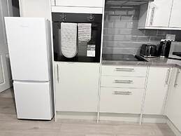 Central Chelmsford 2-bed Apt, 5 Mins to Station