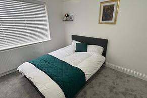 Central Chelmsford 2-bed Apt, 5 Mins to Station