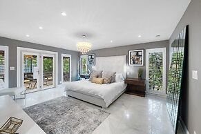 #1 Beach Estate Las Olas Beach Best Location