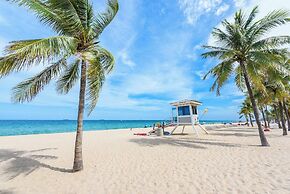 #1 Beach Estate Las Olas Beach Best Location