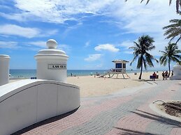 #1 Beach Estate Las Olas Beach Best Location