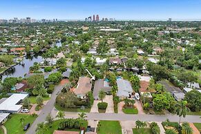 50% off New Waterfront Oasis Mins Beach, Eats, Shop