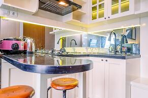 Modern Look 2BR at 28th Floor Podomoro Golf View Apartment