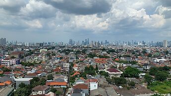 Cozy Studio at Belmont Residence Puri Apartment