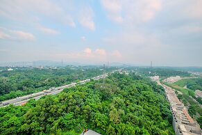 Homey and Cozy Living 2BR Podomoro Golf View Apartment