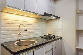 Pleasurable 2BR at Podomoro Golf View Apartment near Tol Cimanggis