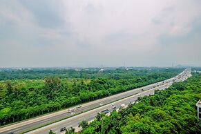 Nice and Comfort Studio at 25th Floor Podomoro Golf View Apartment