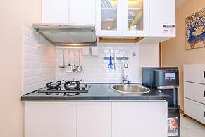 Minimalist and Cozy Stay 2BR Podomoro Golf View Apartment