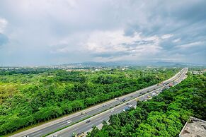 Minimalist and Cozy Stay 2BR Podomoro Golf View Apartment