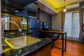 Nice and Modern 2BR at Podomoro Golf View Apartment