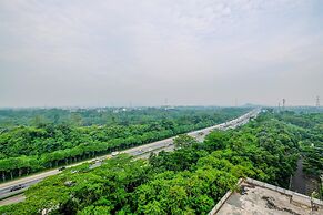 Best and Comfy 2BR Podomoro Golf View Apartment