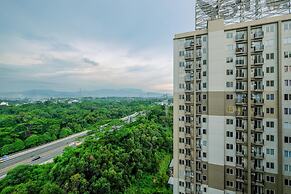 Enjoy Living at Studio Apartment Podomoro Golf View