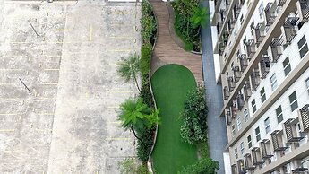 Minimalist and Restful 2BR at Podomoro Golf View Apartment