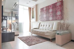 Elegant and Comfy 1BR with Extra Room Apartment at Bellagio Residence