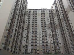 Comfort and Modern Studio Podomoro Golf View Apartment