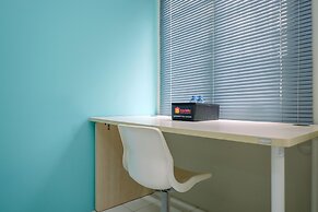 Contemporary Studio at Podomoro Golf View Apartment