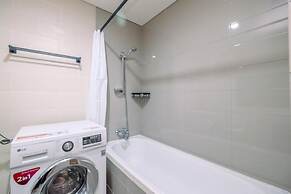 Luxury 2BR Apartment at Pejaten Park Residence with Bathtub