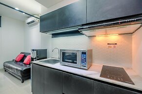 Luxury 2BR Apartment at Pejaten Park Residence with Bathtub