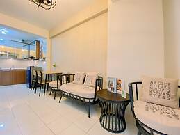 Well Furnished and Comfy 3BR Podomoro Golf View Apartment