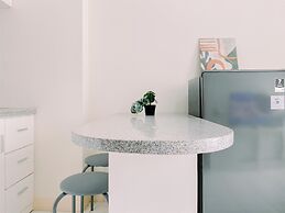 Modern 2BR Apartment at Podomoro Golf View