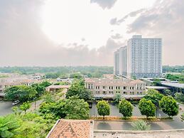 Modern 2BR Apartment at Podomoro Golf View