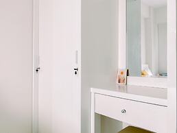 Modern 2BR Apartment at Podomoro Golf View