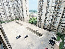 Warm and Homey Studio at Podomoro Golf View Apartment